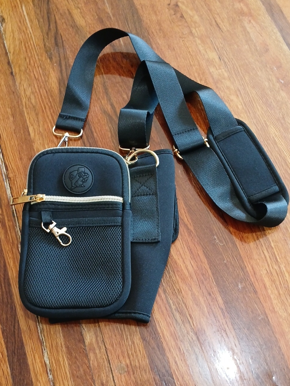 Buc-Ee's Crossbody With Tumbler Holder - Black